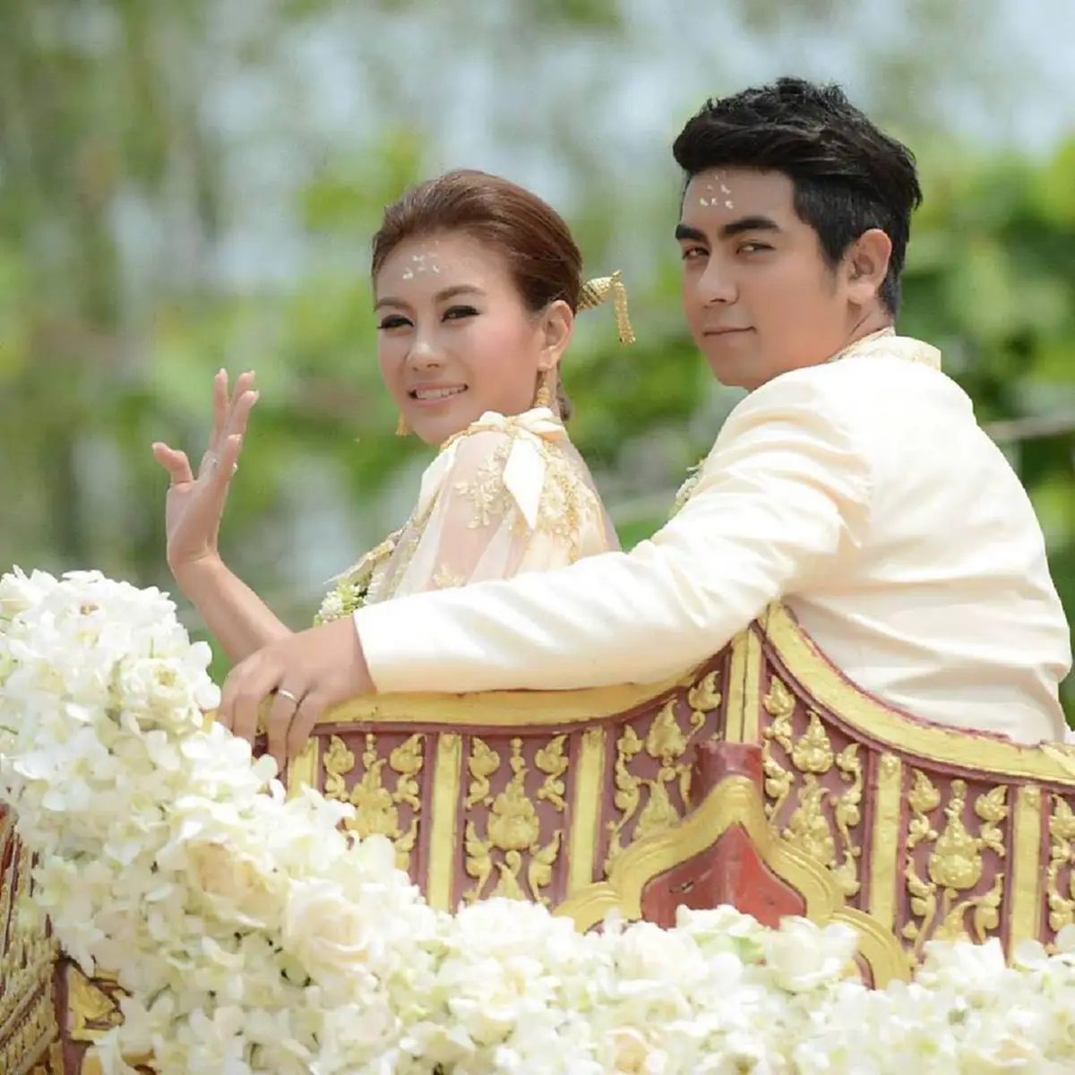 สมกับเป็นงานช้างจริงๆ!!! เปิดภาพวิวาห์หวาน "หมอพลอย" ควาญช้างหญิงกับหนุ่มเจ้าของฟาร์มม้า อะไรจะเวอร์วังขนาดนี้?