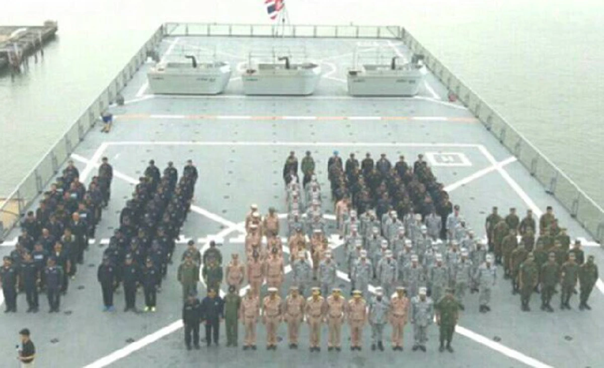 เขี้ยวเล็บทัพเรือไทย!!!ทำความรู้จัก"ร.ล.อ่างทอง" ฐานปฏิบัติการลอยน้ำกับภารกิจช่วยพี่น้องชาวใต้พ้นทุกข์น้ำท่วม