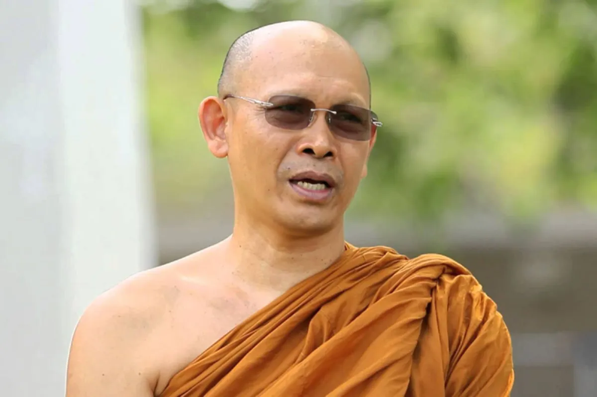 ท่านปิยโสภณปลอบหัวใจคนไทย! พระเจ้าอยู่หัวในพระบรมโกศมิได้ทอดทิ้งคนไทย...แต่เสด็จกลับสู่สวรรคาลัยไปเป็นเทพเทวาเพื่อปกป้องแผ่นดินไทยอยู่เสมอ!