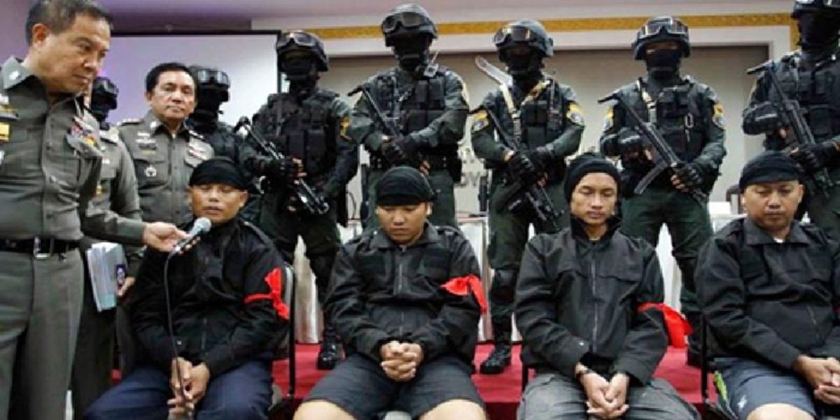 ศาลจำคุกชายชุดดำพกอาวุธสงครามเข้าที่ชุมนุม 10เมย.53 แกนนำเสื้อแดงจะว่ายังไง ?