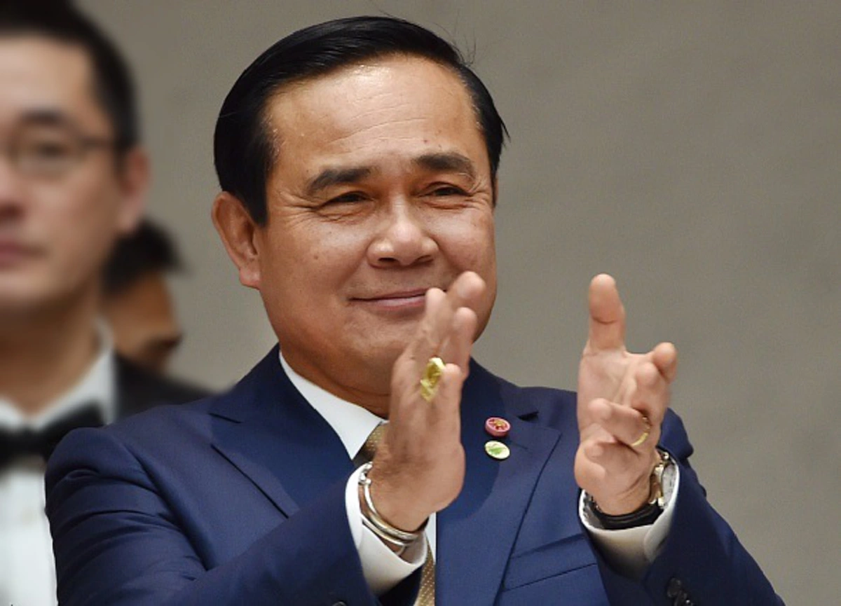 แม้นักการเมืองจะรุมกระหน่ำ แต่ผลโพลล์ยังสนับสนุนพล.อ.ประยุทธ์ เป็นนายกอย่างท่วมท้น