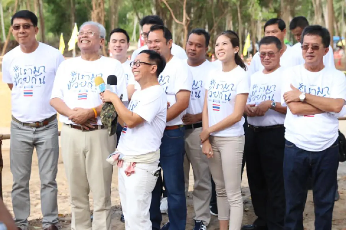 "กำนันสุเทพ" ยิ้มแก้มปริ นำวางศิลาฤกษ์ "วิทยาลัยอาชีวศึกษาภาวนาโพธิคุณ" (ชมคลิป)