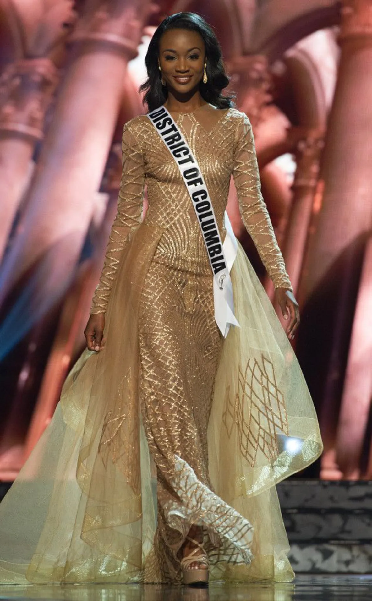 รู้จัก "เดสฮอนา บาร์เบอร์" นางงามสหรัฐอเมริกา (Miss USA) อีก 1 ม้ามืดที่มีโอกาศปราบ "น้องน้ำตาล ชลิตา"