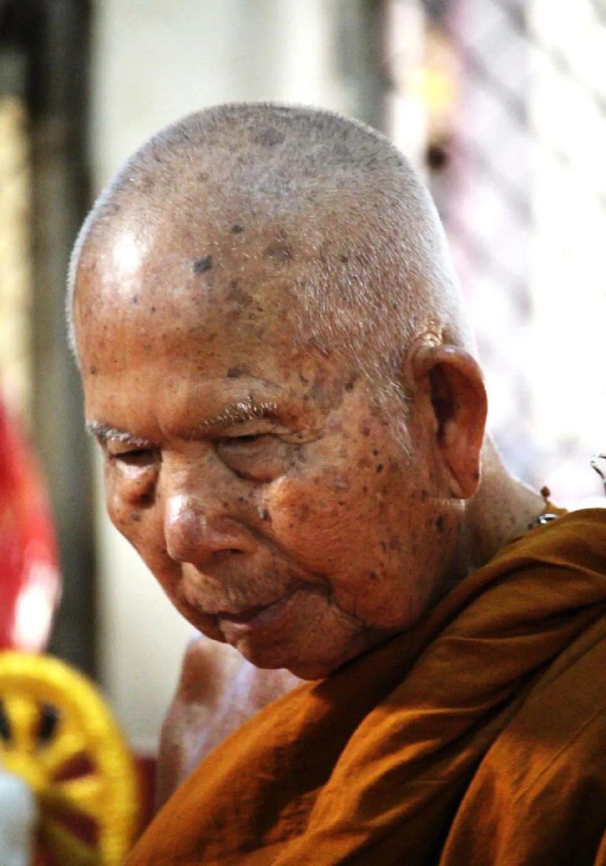 ท่องสั้น ๆ ... รวยกันยาว ๆ!! คาถาหัวใจเศรษฐี ... เคล็ดลับรวยได้รวยดีจากหลวงปู่ไดโนเสาร์!!