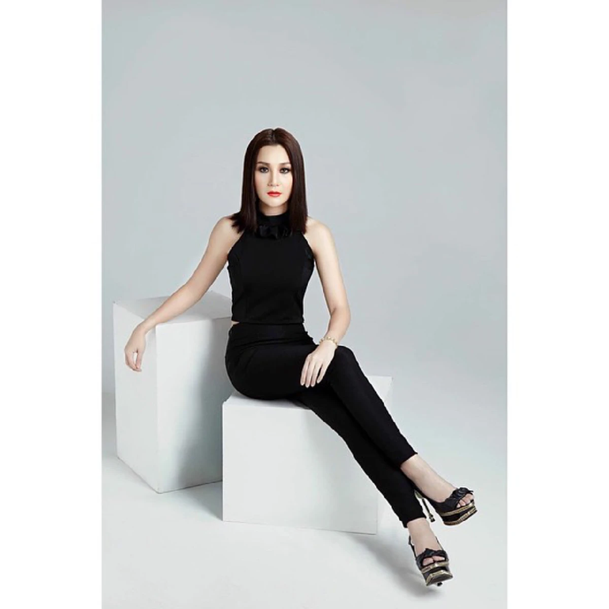 ใครมาไกลกว่ากัน?? เมื่อ "ใบเฟิร์น" ลูกสาว "จตุตรงค์" โพสต์ภาพย้อนวันวานเทียบกันจะๆ คู่ "เอ็ม" ลูกสาว "หม่ำ" งานนี้มีแต่ฮากับฮา!!!