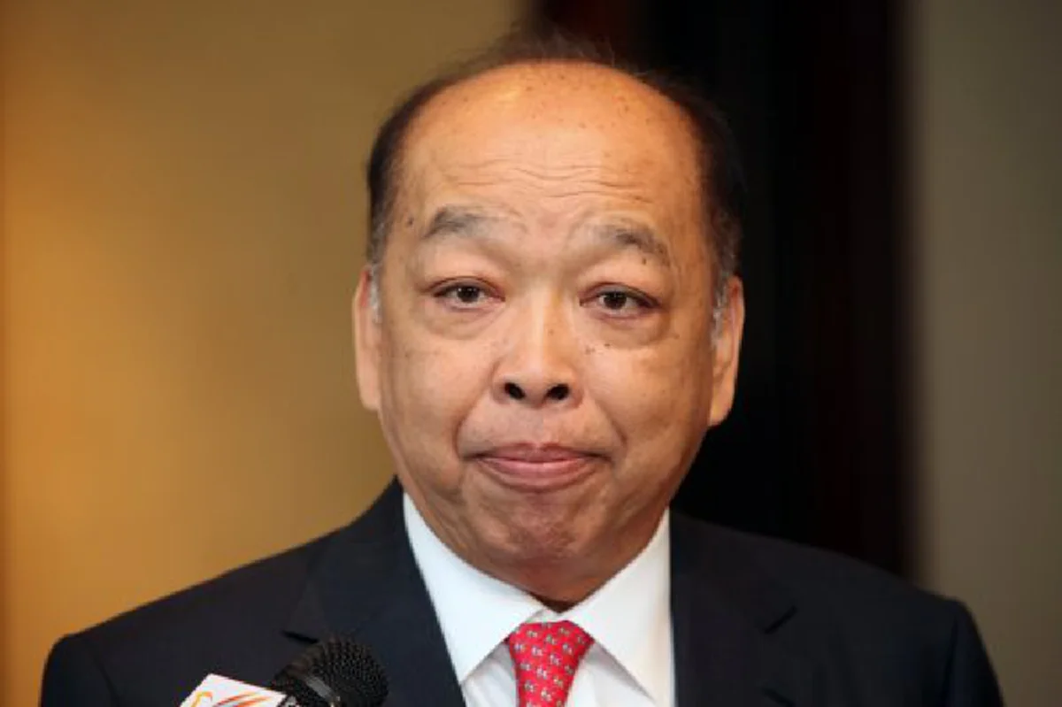 กลิ่นแปลกๆ??..."สุรพงษ์"ปัด"ปู"ไม่ได้ทุบราคาข้าว...แถมโดดปกป้อง"มาร์ค"อย่างไว...หรือว่างานนี้สองขั้วการเมืองจะรวมร่างกันจริงๆ??(รายละเอียด)