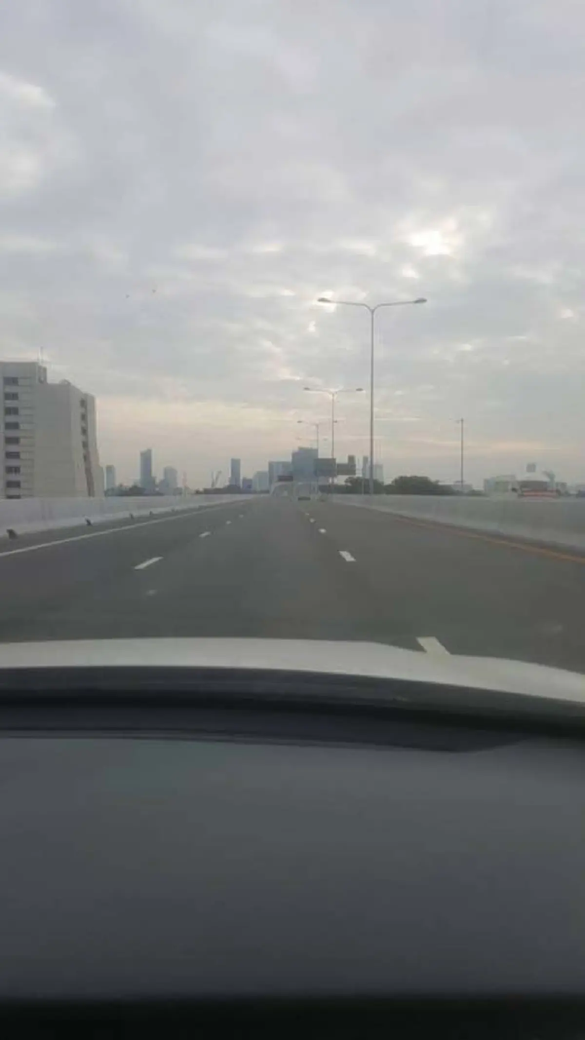 ความสุขรับปีใหม่!!! ประมวลภาพกทม.ถนนโล่ง รถวิ่งฉิว! จนชาวกรุงยิ้มกริ่ม หลังคนแห่ออกไปต่างจังหวัด แบบนี้ประหยัดเวลาเดินทางไปได้อีกเยอะ