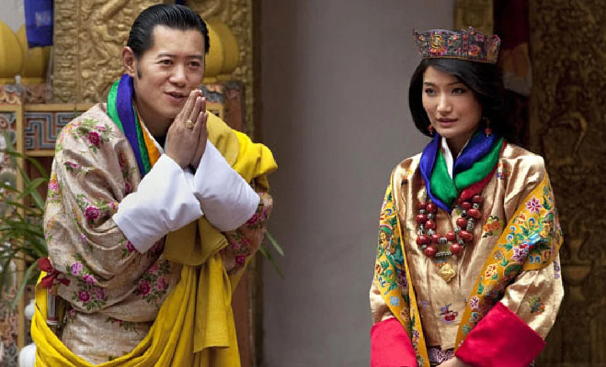 เผยภาพสุดประทับใจ !!!! พระราชกรณียกิจ "สมเด็จพระราชาธิบดีจิกมี " แห่งภูฏาน ...เข้าครัว ติดดิน พระจริยวัตรงามไม่เปลี่ยน (มีภาพ)