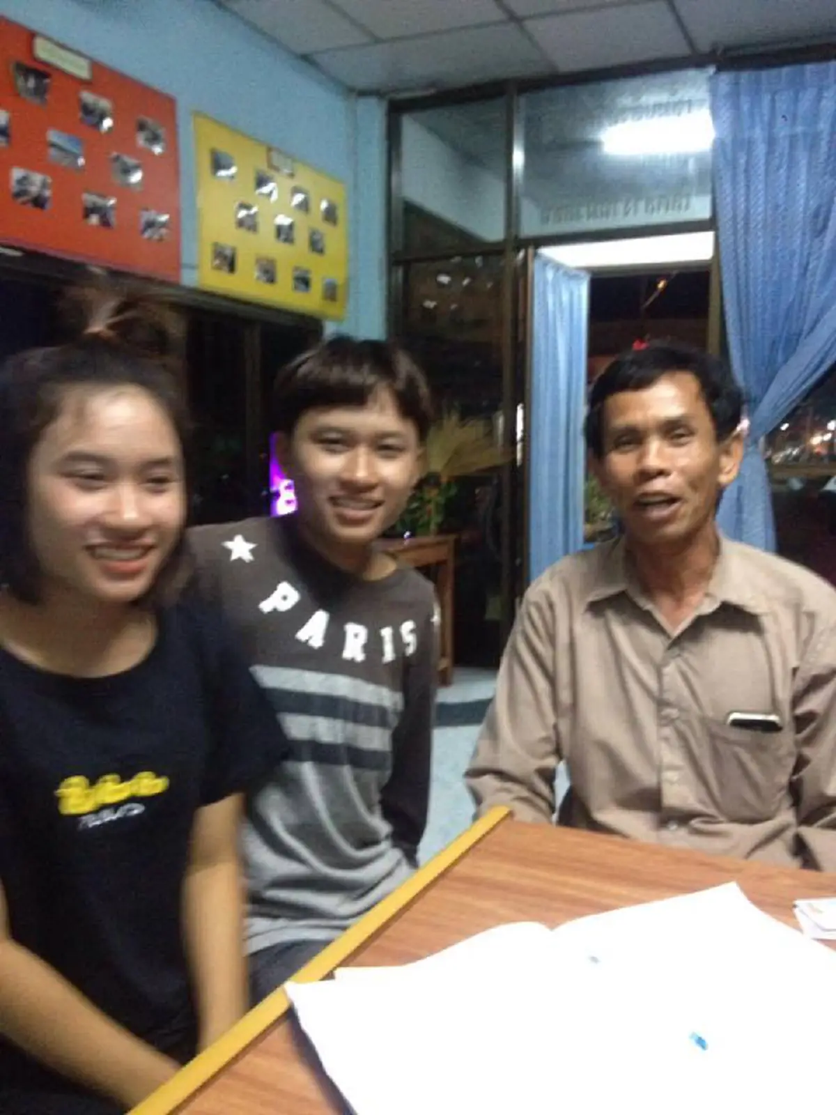 คนดีต้องโปรโมท!!! "พลเมืองดี ฝาแฝด" เก็บกระเป๋าสตางค์ได้ พบเงินจำนวนไม่น้อย แต่ไม่คิดจะเก็บไว้  รีบหาทางติดต่อเจ้าของจนพบ (รายละเอียด)