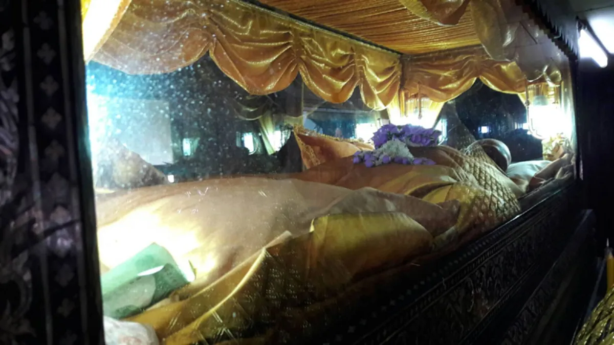 "บารมีหลวงปู่สรวง"สุดระทึกเครื่องบินดับกลางอากาศนายทหารหนุ่มคว้าเหรียญรุ่นสุดท้ายปี 43 รอดตายปาฏิหารย์ ( ชมคลิป- ภาพ )
