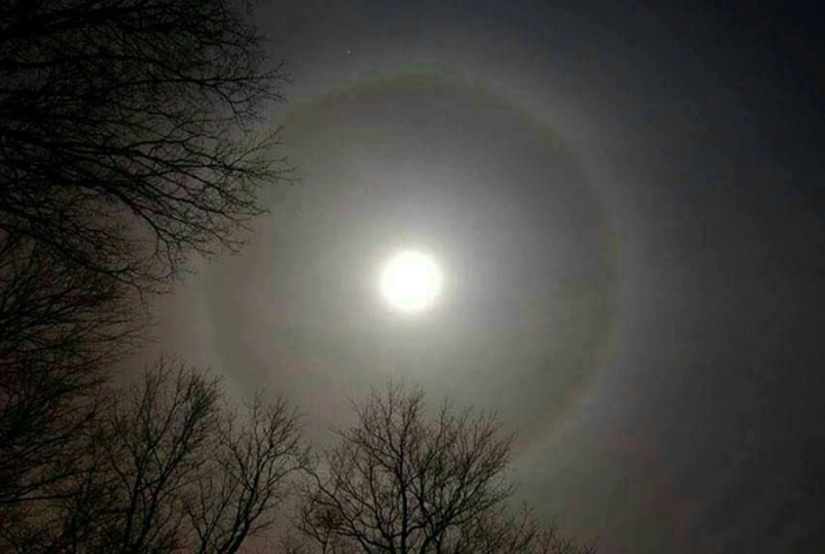 ครบ 100 วัน ประมวลเหตุอัศจรรย์ ฟ้าเปิดทาง! รับเสด็จฯดวงพระวิญญาณสู่สวรรคาลัย พระโพธิสัตว์ของชาวไทยเสวยพระบรมสุขในทิพยสถาน  