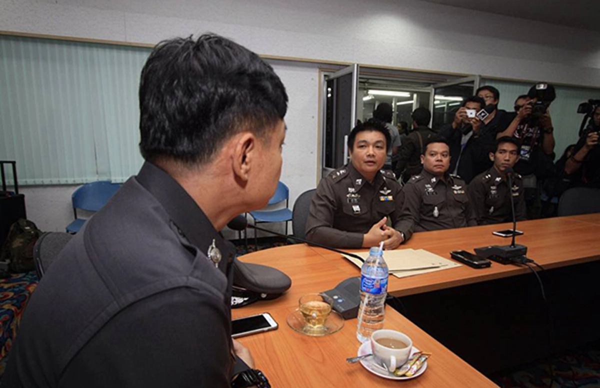 เรียนก็ดี..ไม่น่าทำพ่อแม่เดือดร้อน!!! ผบช.น.แจ้งผู้ปกครองพาบุตรหลาน 51 นศ.แพทย์-วิศวะ-ทันตะฯ โดนหมายจับยิงเฉลยสอบนายสิบเข้าพบตร.ด่วนๆ!!?!