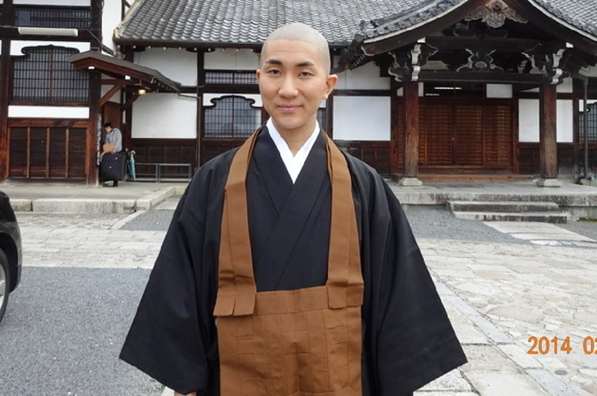 ถึงกับอึ้ง !! พระญี่ปุ่น ยอมรับแบบแมนแมน ?? ว่าตัวเองเป็นเกย์ โกอินเตอร์ เป็น"หลวงเจ๊" ช่างแต่งหน้าระดับโลก !! (ภาพ+รายละเอียด) 