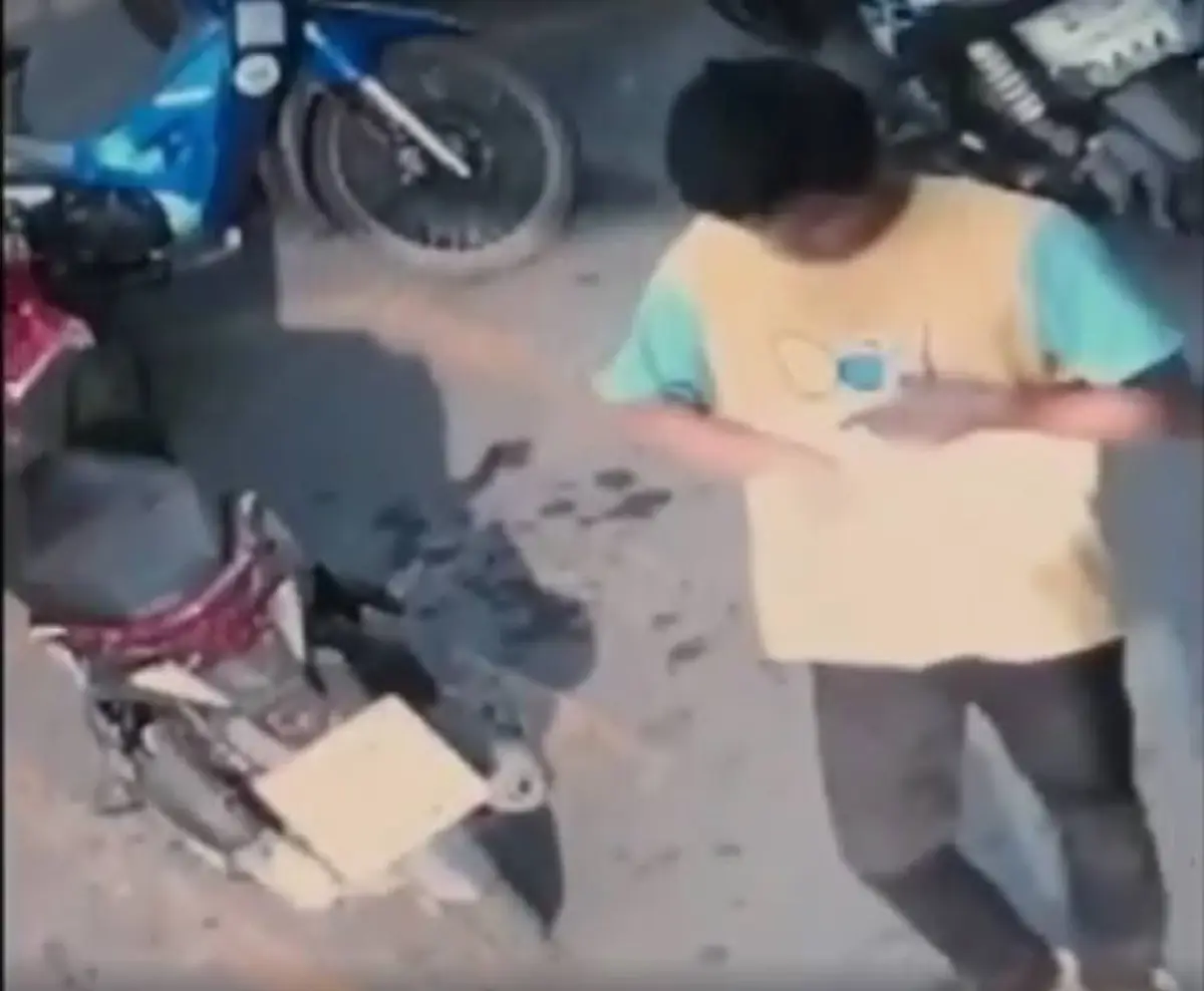 เรามาถึงจุดนี้ได้อย่างไร!?! วินาทีคนร้ายฉก "โตเกียว-ไก่ทอด" แถมทิ้งของต่างหน้าให้ดู เจ้าของกลับมาดูถึงกับเฮ้ย...ขอบคุณนะแก!! (ชมคลิป)