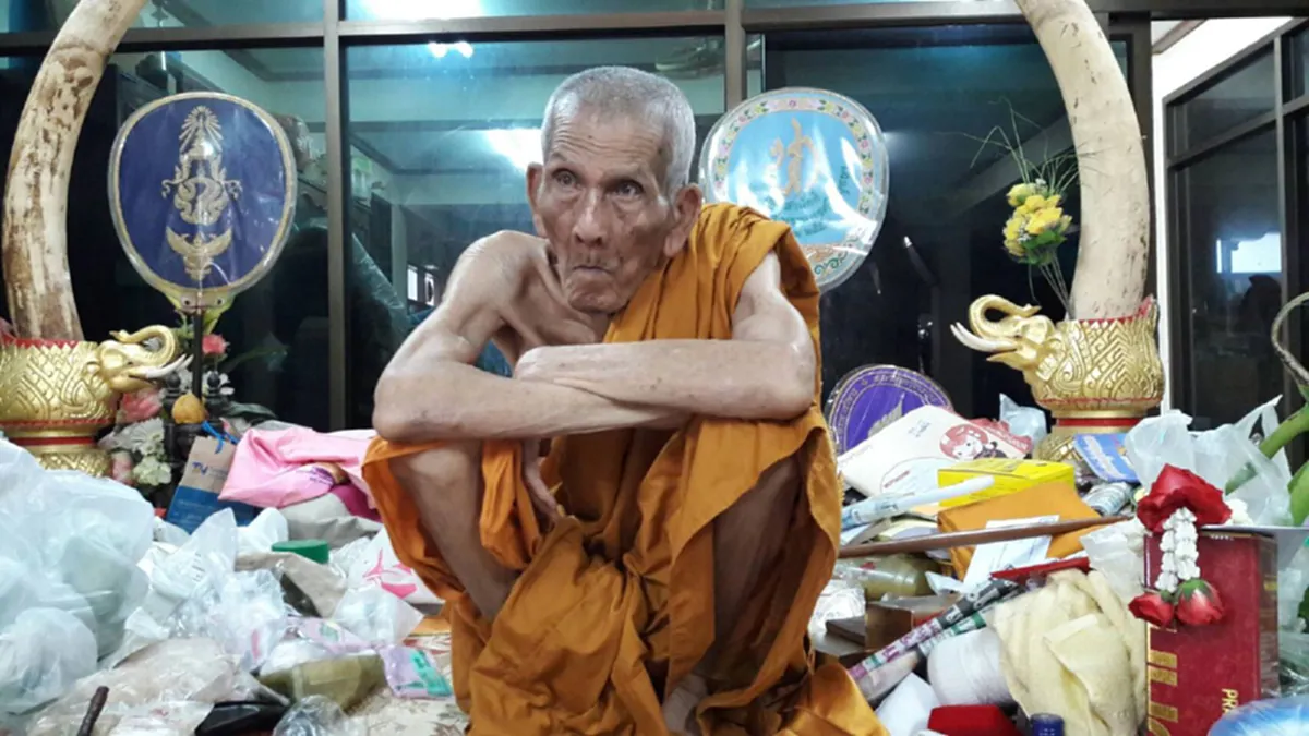 กราบสาธุๆ!!!บารมี "หลวงพ่อเพิ่ม" วัดป้อมแก้วพระสุปฏิปันโนแห่งเมืองอโยธยาสุดยอดพระเกจิระดับแนวหน้าที่สาธุชนให้ความเคารพศรัทธา!!! (ภาพ)