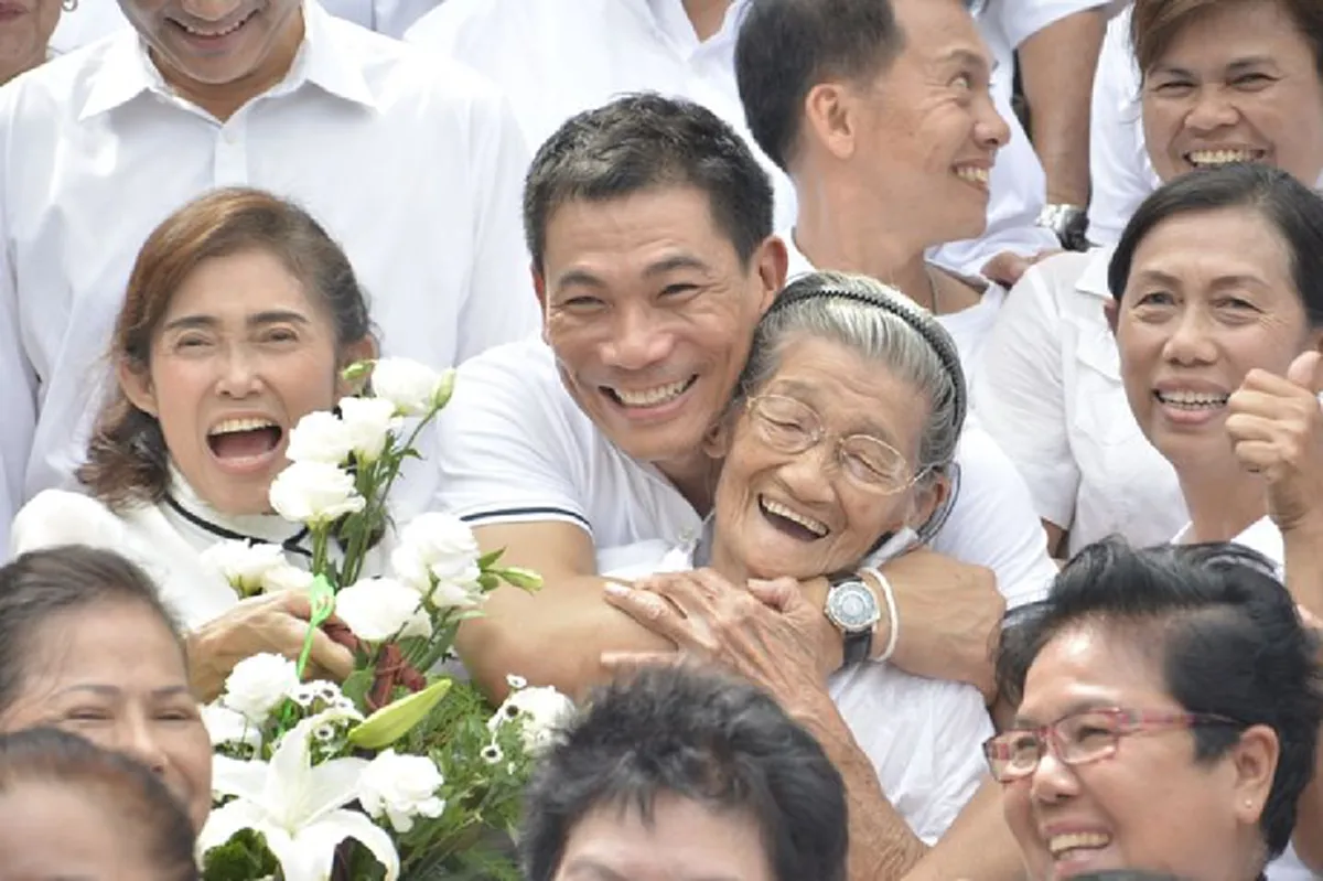 อยู่ห่างๆอย่างห่วงๆ!!! "น้องเพลง" ทำซึ้งอวยพรวันเกิดครบ 48 ปี "พ่อเอ๋ ชนม์สวัสดิ์" ผ่าน IG ด้วยโมเมนต์สุดน่ารัก !?!