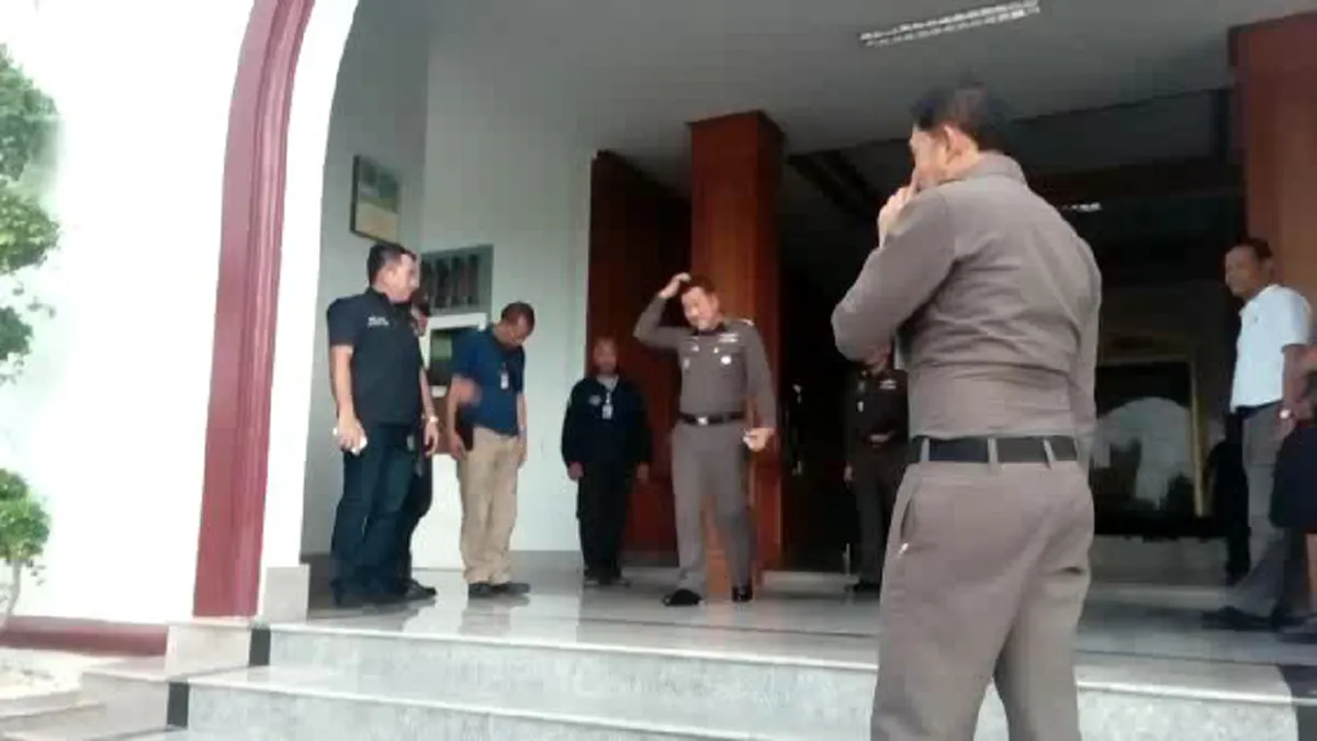 ล่าระทึก!! ฮ.บินจับหนุ่มมือเผาโลตัสเมืองคอน บนแท่นเจาะน้ำมัน -ตร.ยันหลักฐานชัด แม้ปฏิเสธ!!