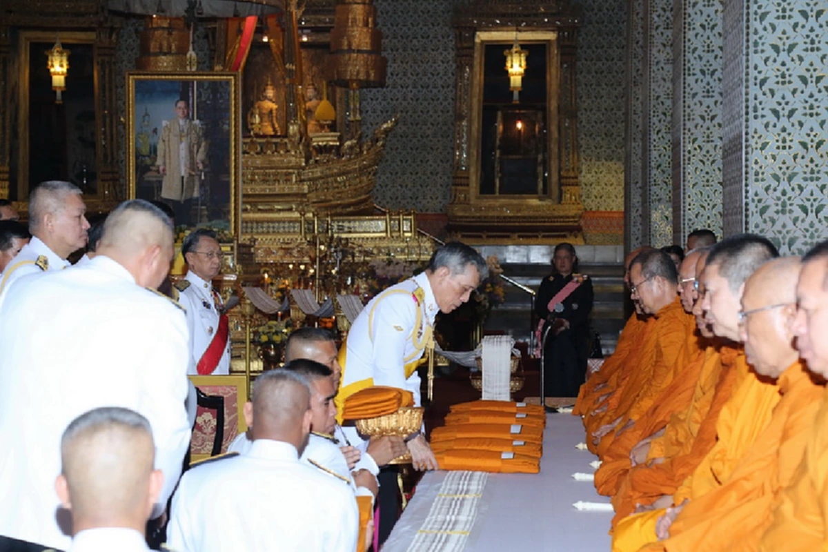 ชื่นชมพระบารมี สมเด็จพระเจ้าอยู่หัวมหาวชิราลงกรณ บดินทรเทพยวรางกูร ทรงบำเพ็ญพระราชกุศลทักษิณานุปทาน  (ภาพ)