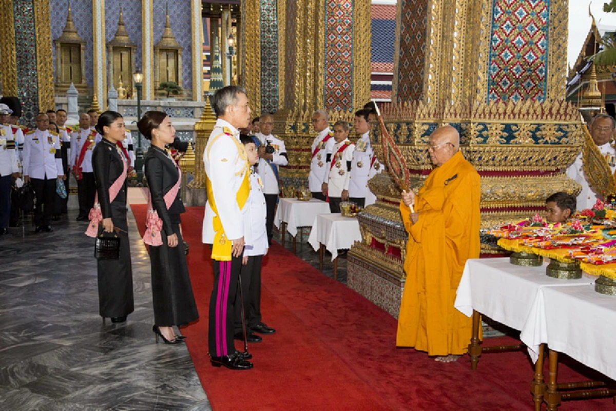 ชื่นชมพระบารมี สมเด็จพระเจ้าอยู่หัวมหาวชิราลงกรณ บดินทรเทพยวรางกูร ทรงบำเพ็ญพระราชกุศลทักษิณานุปทาน  (ภาพ)