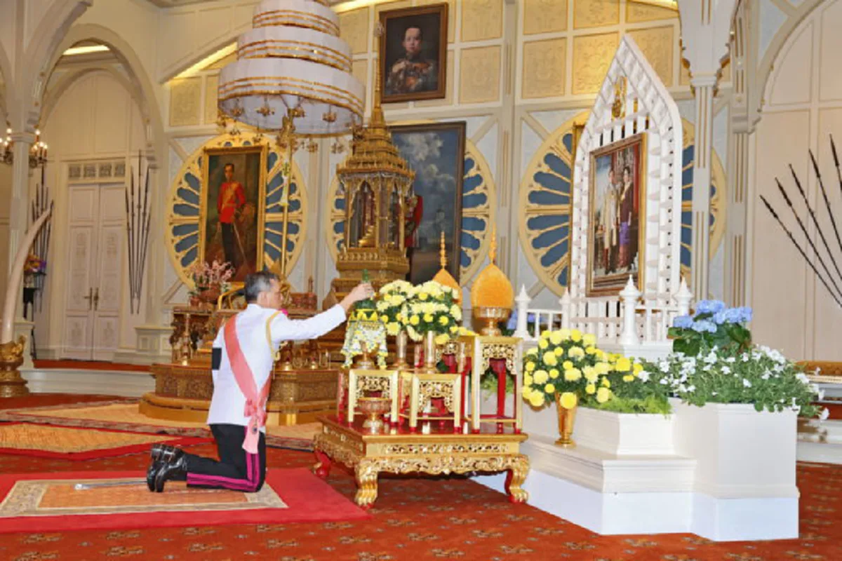 "สมเด็จพระบรมฯ" ทรงตอบรับการขึ้นทรงราชย์เป็น "สมเด็จพระเจ้าอยู่หัวมหาวชิราลงกรณ บดินทรเทพยวรางกูร" รัชกาลที่ ๑๐ 
