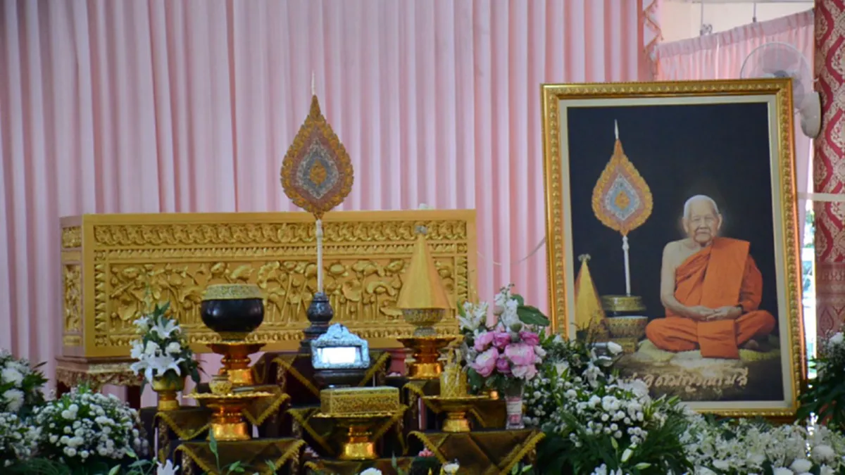 สุดอัศจรรย์!! โลหิต "หลวงปู่จันทร์ศรี" แปรสภาพเป็นพระธาตุ แถมพระใกล้ชิดเผยห้วงก่อนมรณภาพ ทำลูกศิษย์กราบสาธุ รัวๆ!!