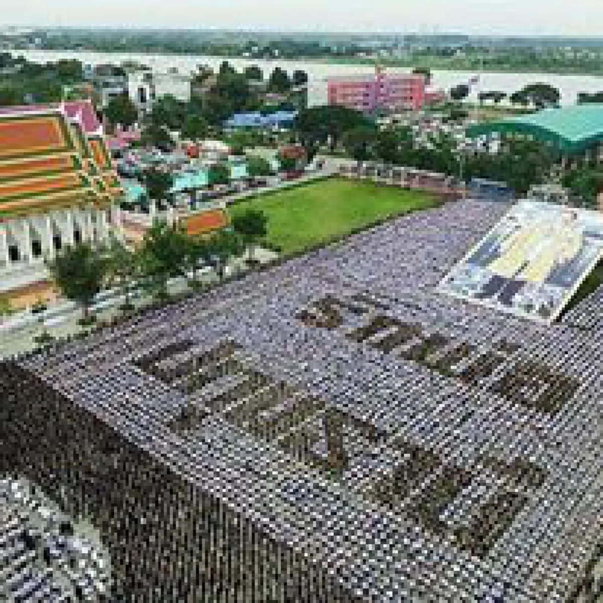 ประมวลภาพพสกนิกรทั่วไทยแปรอักษรน้อมถวายอาลัย"ในหลวง ร.๙"(ภาพ)