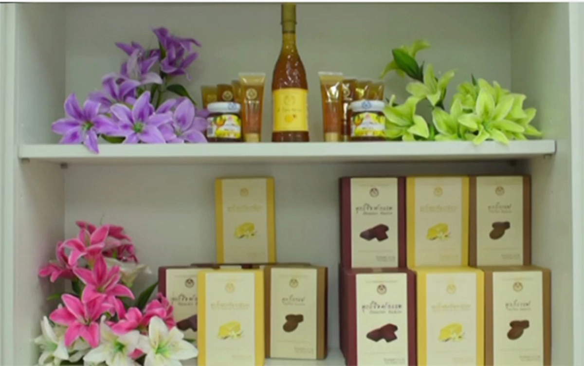 งดงามยิ่ง!!! พระองค์ติ๊ด เจ้าหญิงผู้นอบน้อม พระราชนัดดาผู้สานต่อความพอเพียง (ภาพ)