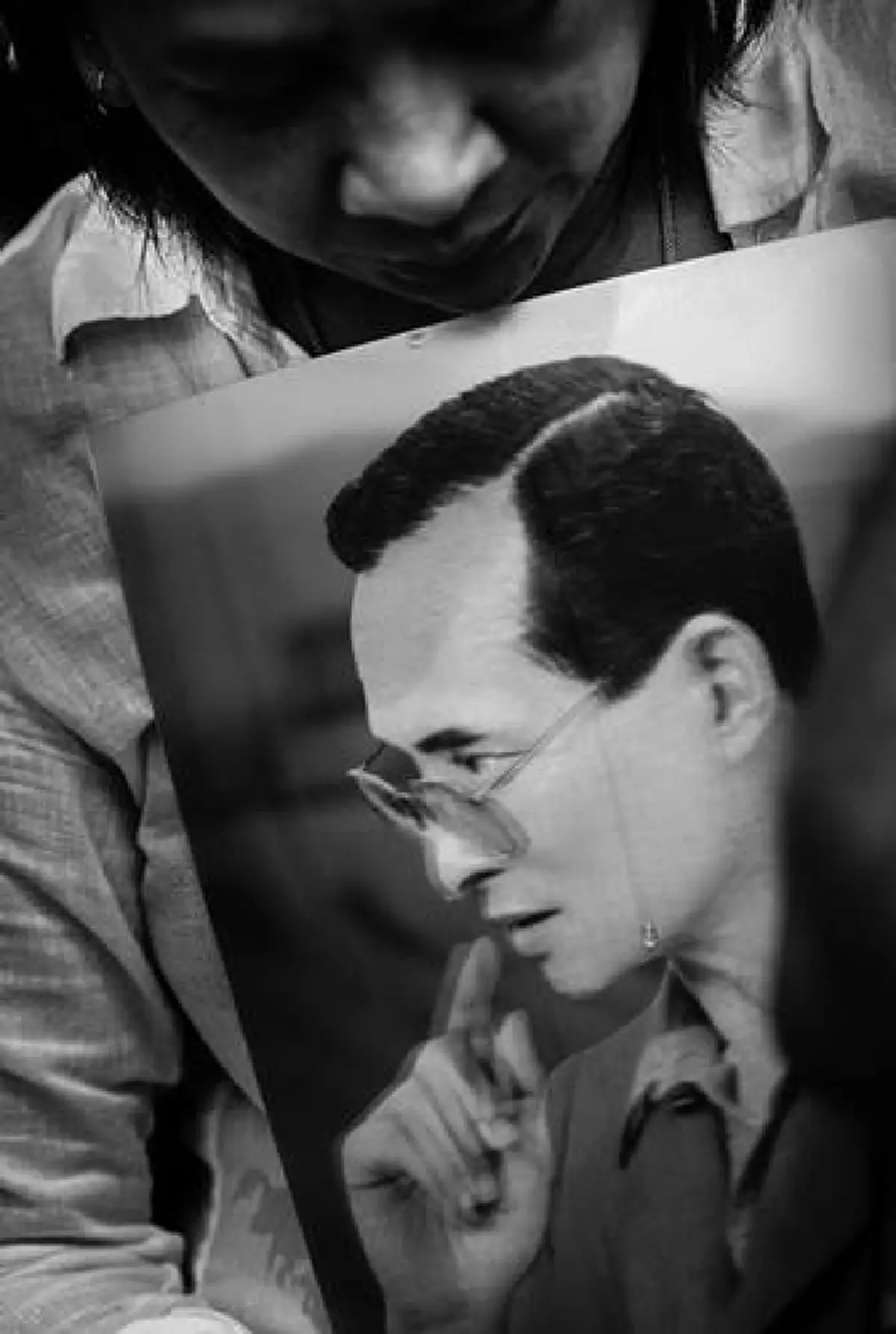 คุณรู้สึก..เราคนไทยรู้สึกเหมือนกัน !!! ก.วัฒนธรรมตามหา 11  ตัวแทนคนไทยจาก 9 ภาพความจงรักภักดี  " ในหลวง  รัชกาลที่ 9 " 