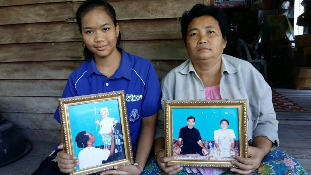 เจาะลึกสุดExclusiveเปลือยชีวิต"น้องสา สาวม.6" ที่กลายเป็นหัวหน้าครอบครัวหลังพ่อตายแม่เป็นใบ้ฝันอยากเป็นคนรู้กฏหมายจะได้ไม่ถูกเอาเปรียบ(คลิป)