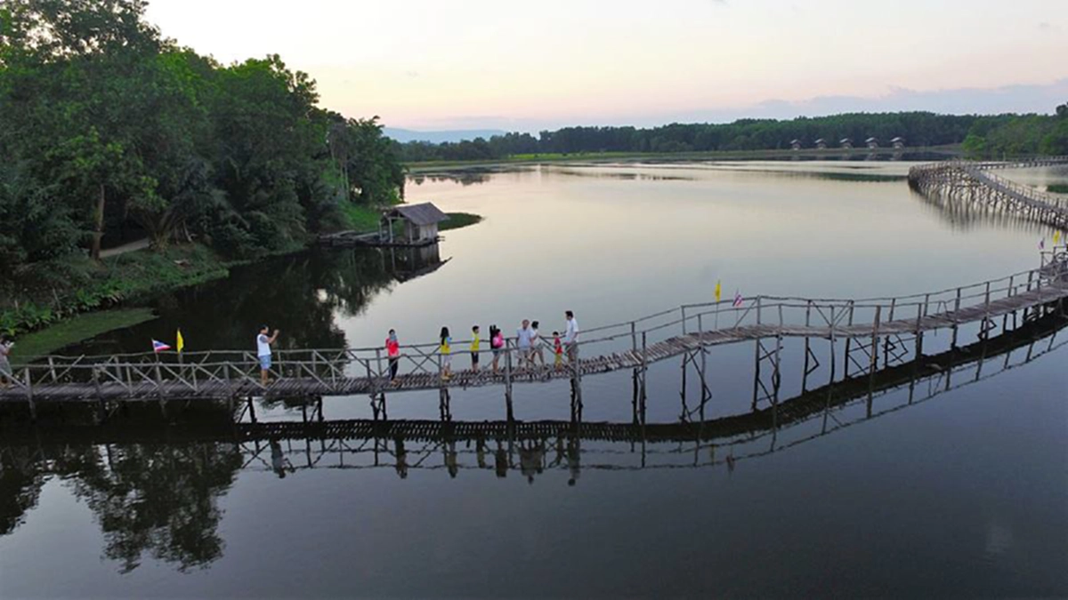 จากอ.หาดใหญ่ ถึง เมืองชุมพร พระมหากรุณาธิคุณในหลวง ร.๙ ที่ซาบซึ้งมาถึงทุกวันนี้ ทำไมน้ำถึงไม่ท่วม นี้แหละอัจฉริยภาพของพระองค์