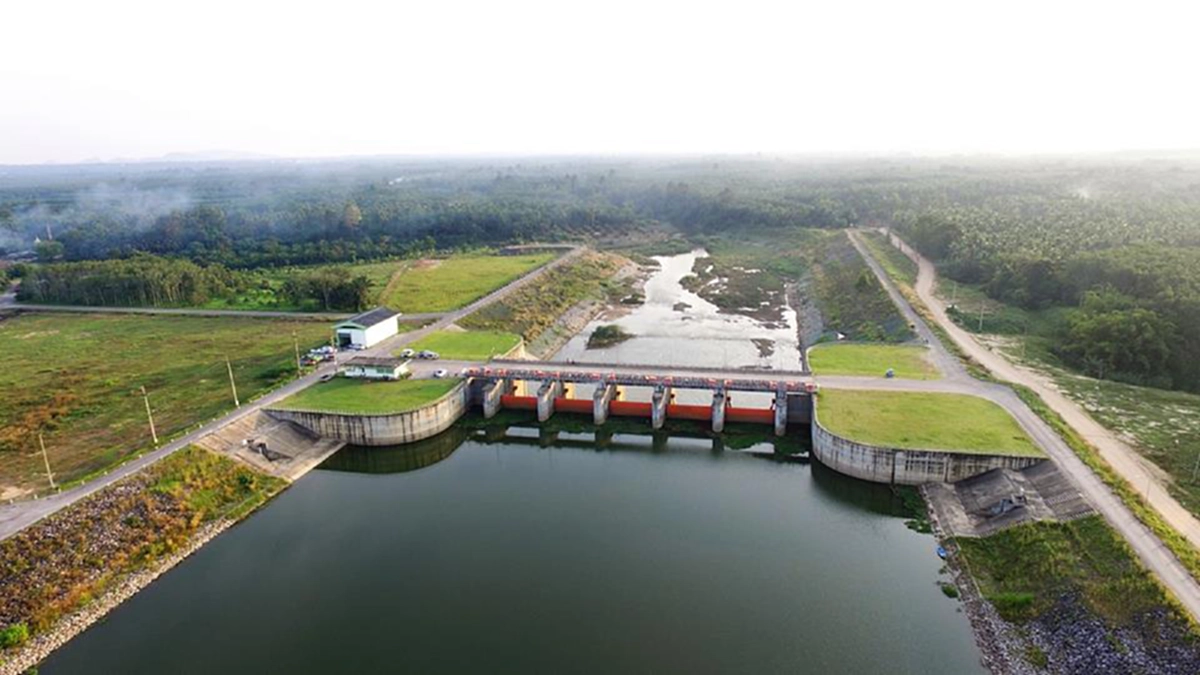 จากอ.หาดใหญ่ ถึง เมืองชุมพร พระมหากรุณาธิคุณในหลวง ร.๙ ที่ซาบซึ้งมาถึงทุกวันนี้ ทำไมน้ำถึงไม่ท่วม นี้แหละอัจฉริยภาพของพระองค์