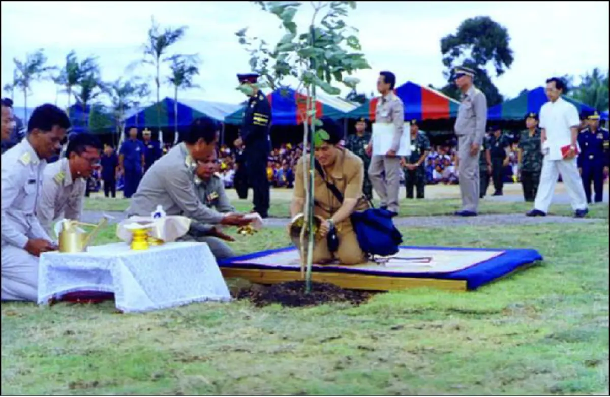 จากอ.หาดใหญ่ ถึง เมืองชุมพร พระมหากรุณาธิคุณในหลวง ร.๙ ที่ซาบซึ้งมาถึงทุกวันนี้ ทำไมน้ำถึงไม่ท่วม นี้แหละอัจฉริยภาพของพระองค์