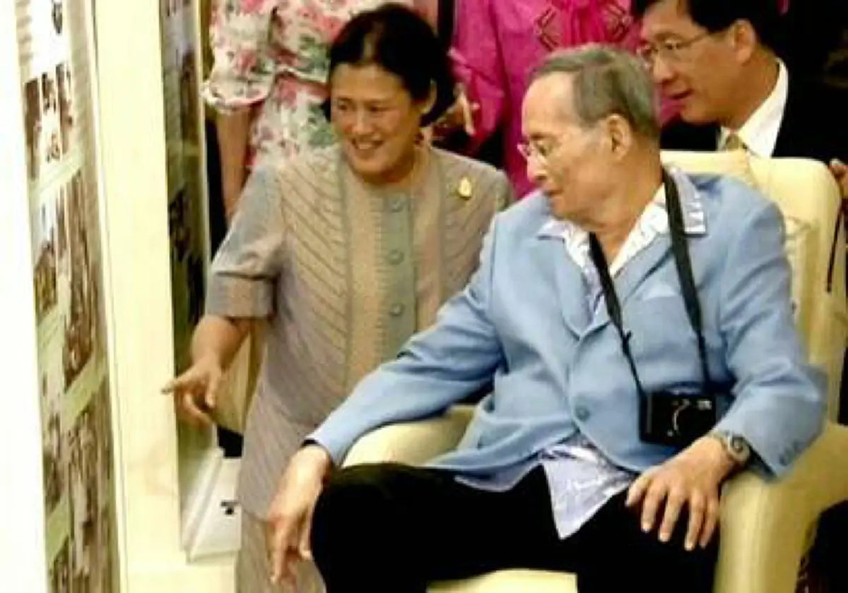 "บทถวายแด่สมเด็จพระราชบิดา"(สมเด็จพระเทพฯ) ทรงเขียนไว้ ได้อย่างซาบซึ้ง ในพระมหากรุณาธิคุณ ของทูลกระหม่อมพ่อ(ในหลวง)