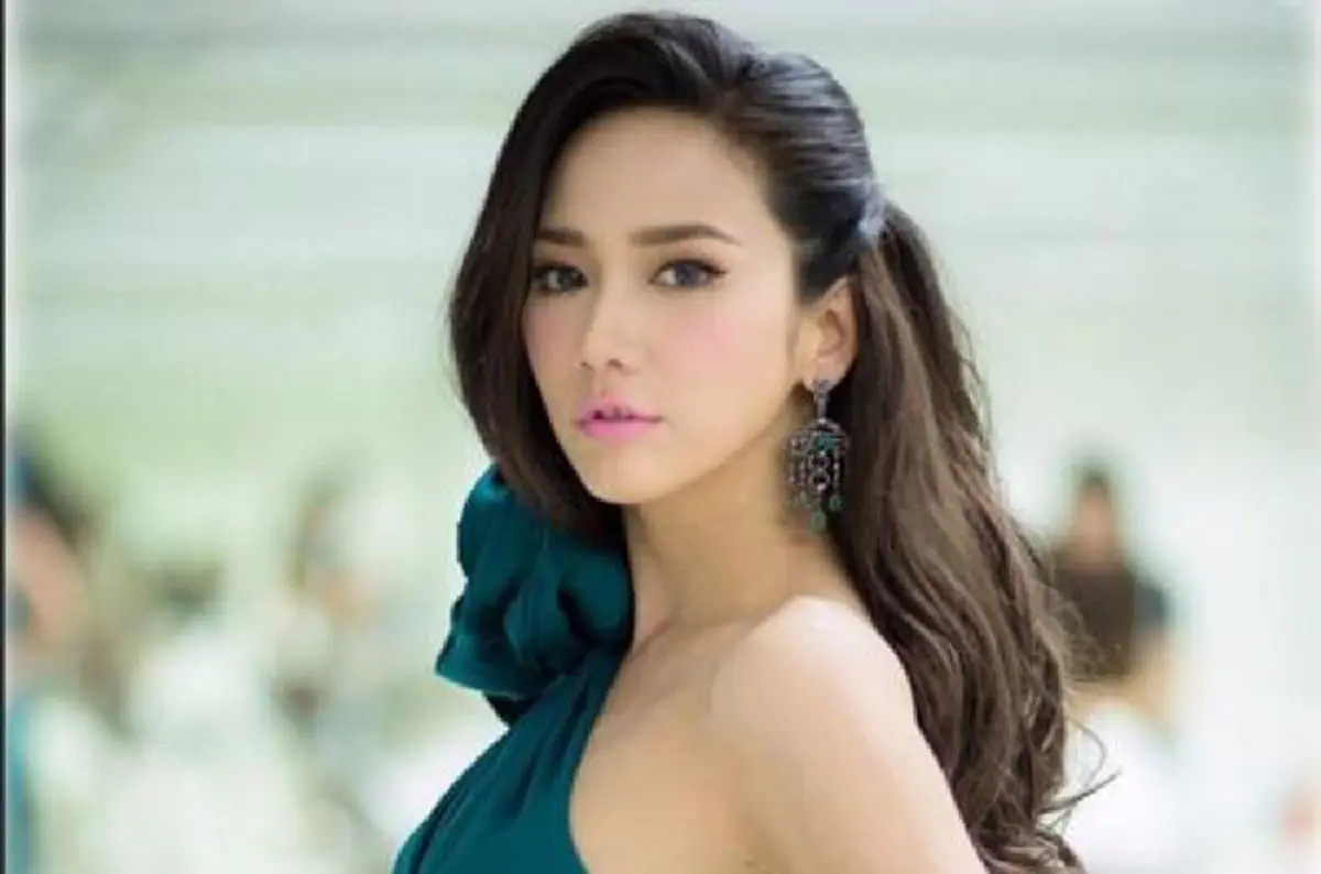 พี่ตูนฟีเวอร์!!  คนไทย ยกให้ "ตูน บอดี้สแลม" คนบันเทิงผู้ทรงอิทธิพลปี 2016   งานนี้ "ณเดช" ชิดซ้าย