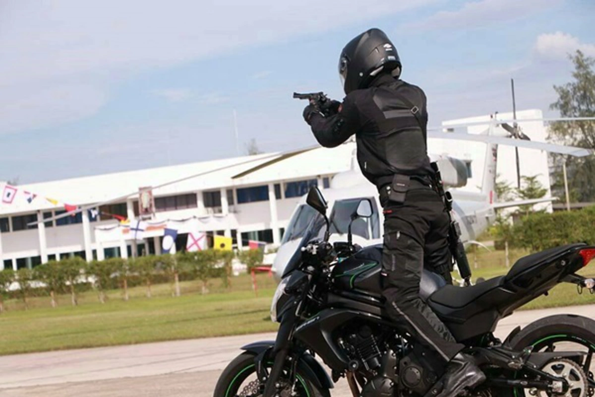 ผู้หญิงแล้วไง แกร่งไม่แพ้ชายใดก็แล้วกัน!!! 'สารวัตรทหารเรือหญิง" โชว์ศักยภาพสุดน่าทึ่งในพิธีสวนสนาม "วันกองทัพไทย"