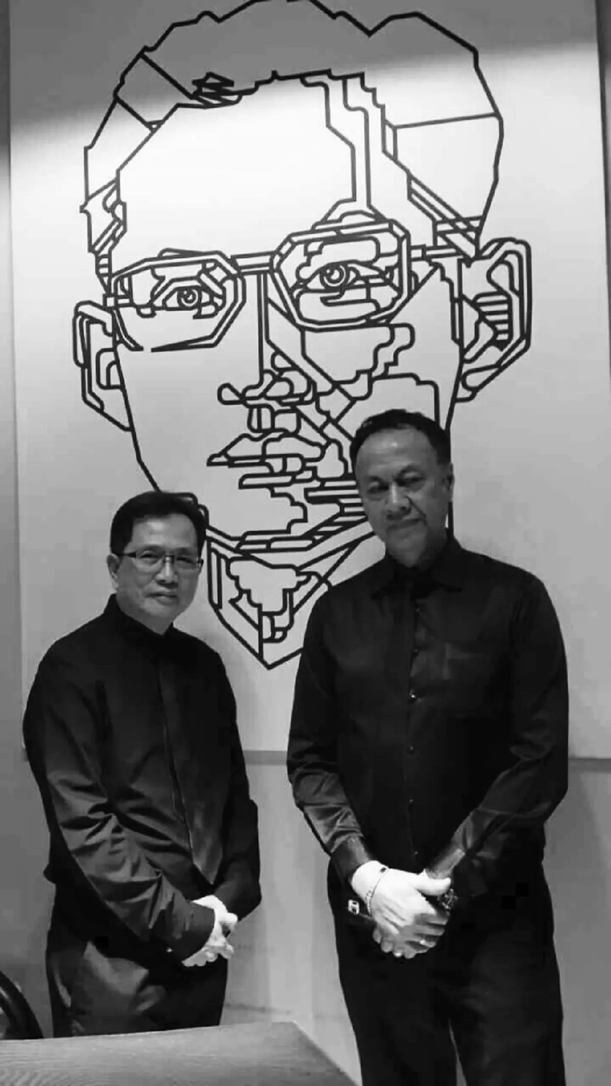 เคยได้ยินแต่เสียง!!!นักพากย์ทั่วไทยรวมตัวร้องเพลง"สรรเสริญพระบารมี"เพลงที่ใครๆร้องก็เพราะจับใจ(คลิป)