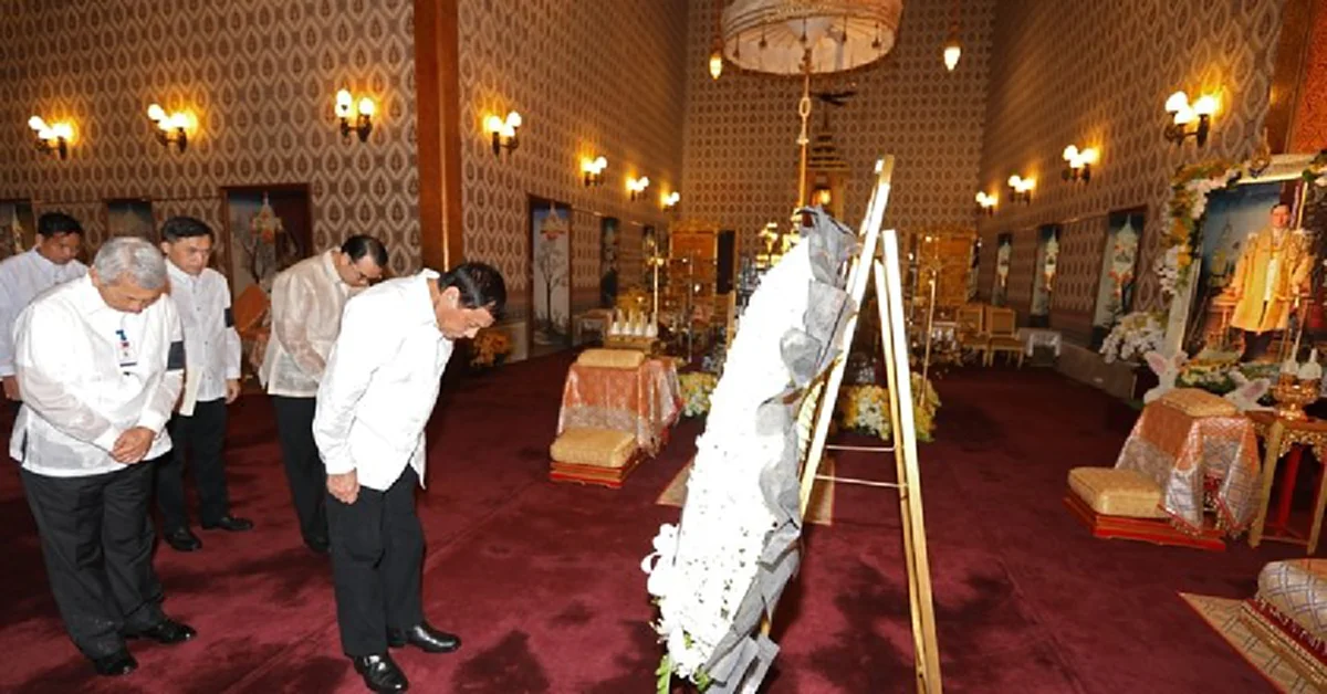 เทิดทูนสุดหัวใจ !!!  ปธน.ดูเตอร์เตร่วมถวายอาลัย "ในหลวง รัชกาลที่ 9" ย้ำทรงเป็นแบบอย่างความดีงามแก่อารยชนทั่วโลก