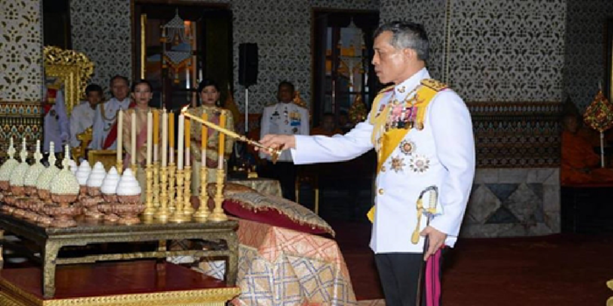 เปลว สีเงิน เจียระไนอรัญวาสี-คามวาสี จับตาเจ้าคุณประยุทธ์กับงานปกครองคณะสงฆ์ ขอพระมหาโชว์เวทีเสื้อแดง จงงอกงามในกรรม???