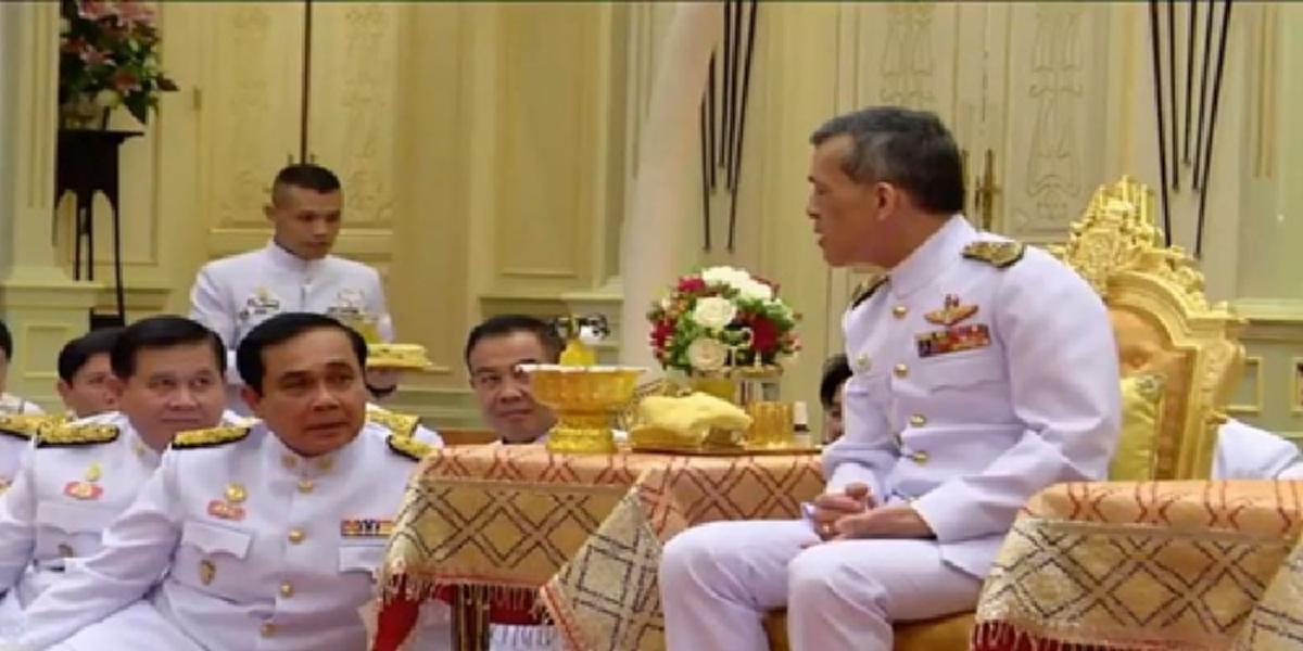 บิ๊กตู่ขอคนไทยรัก ในหลวงทั้ง2พระองค์ น้อมนำพระราชปณิธานปฏิบัติ ลั่นไม่ทิ้งประชาชนขออย่าต่อต้าน ไม่เคยรังแกใคร ???