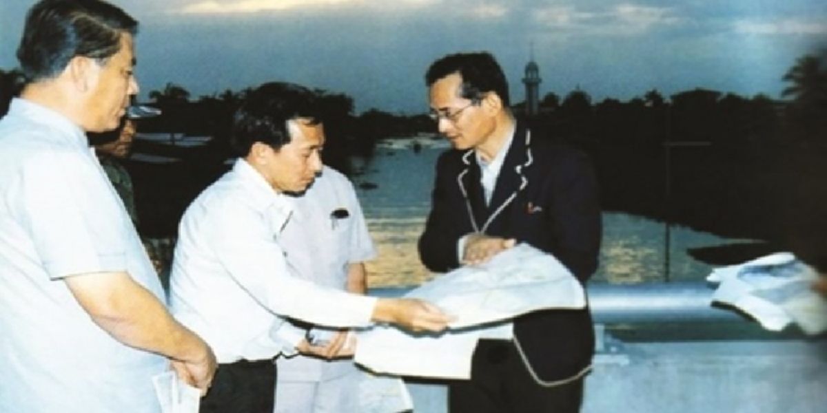 ...ขอรอไว้ก่อนนะ...ฉันทนได้ วันนี้ขอไปดูราษฎรและช่วยแก้ปัญหาน้ำท่วมก่อน...ขัตติยะมานะของในหลวงร.9 เมื่อทรงต้องเผชิญกับพระอาการปวดฟัน
