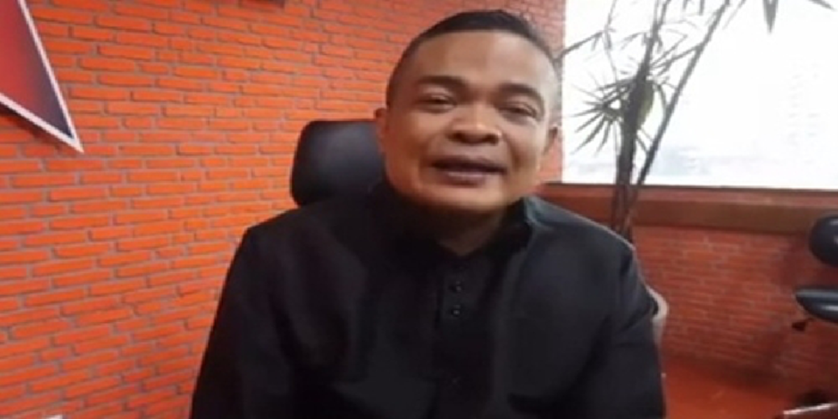 หรือพี่ตู่คนเดียวที่รู้ว่าน้ำท่วม??? จตุพรจัดระดมทุนช่วยน้ำท่วม!! งง??แกนนำคนอื่นๆก็ล้วนใต้ทั้งเพ!! แล้วทำไมต้องรอปธ.นปช.ออกคุกจึงคิดทำ?