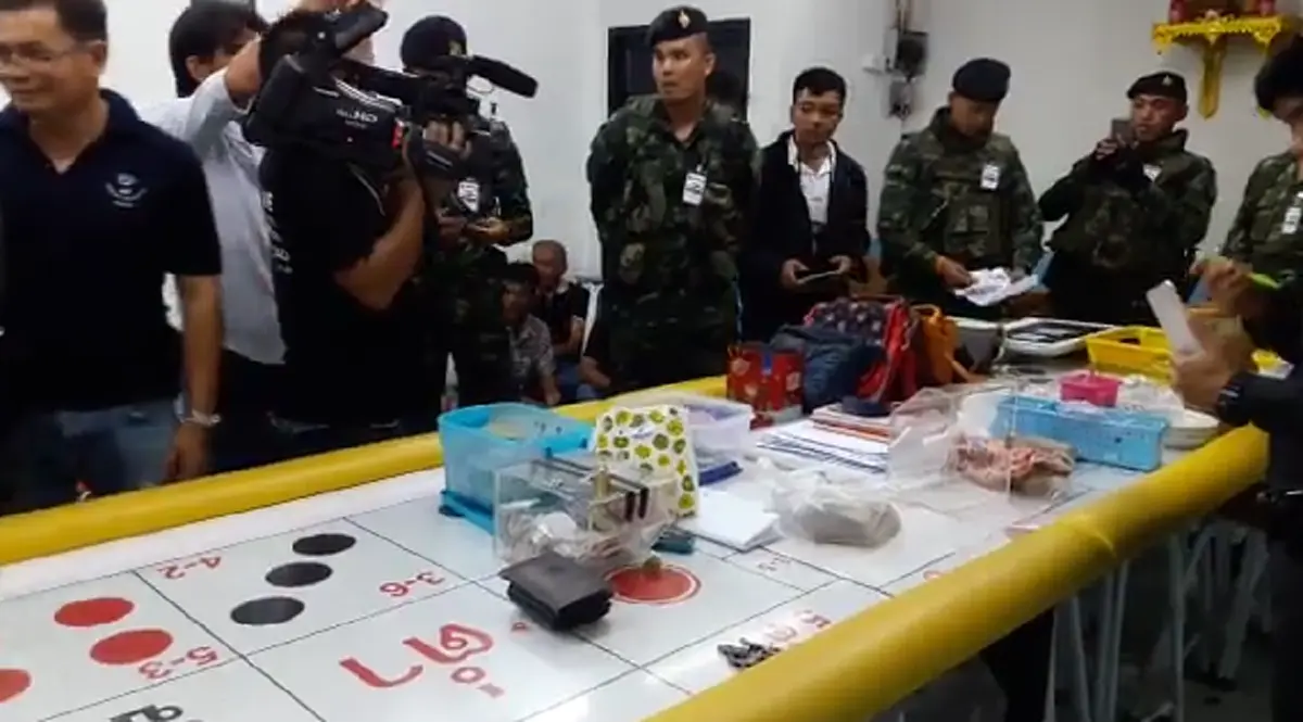 5 เสือเก้าอี้ร้อนฉ่า!! ทหารกอ.รส.บุกร้านดังห้วยขวางเปิดบ่อน รวบ 38 ผีพนันของกลางอื้อ  สะพัดฉาวอ้างพ.ต.อ.อยู่เบื้องหลัง??