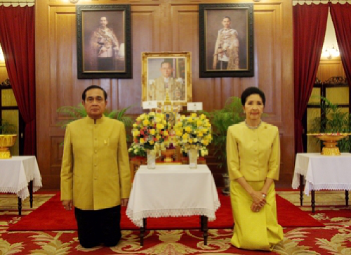 ที่สุดหัวใจคนไทย!! นายกฯประยุทธ์นำครม.ถวายพระพร "ในหลวง " ขอพระองค์ทรงพระเจริญยิ่งยืนนาน