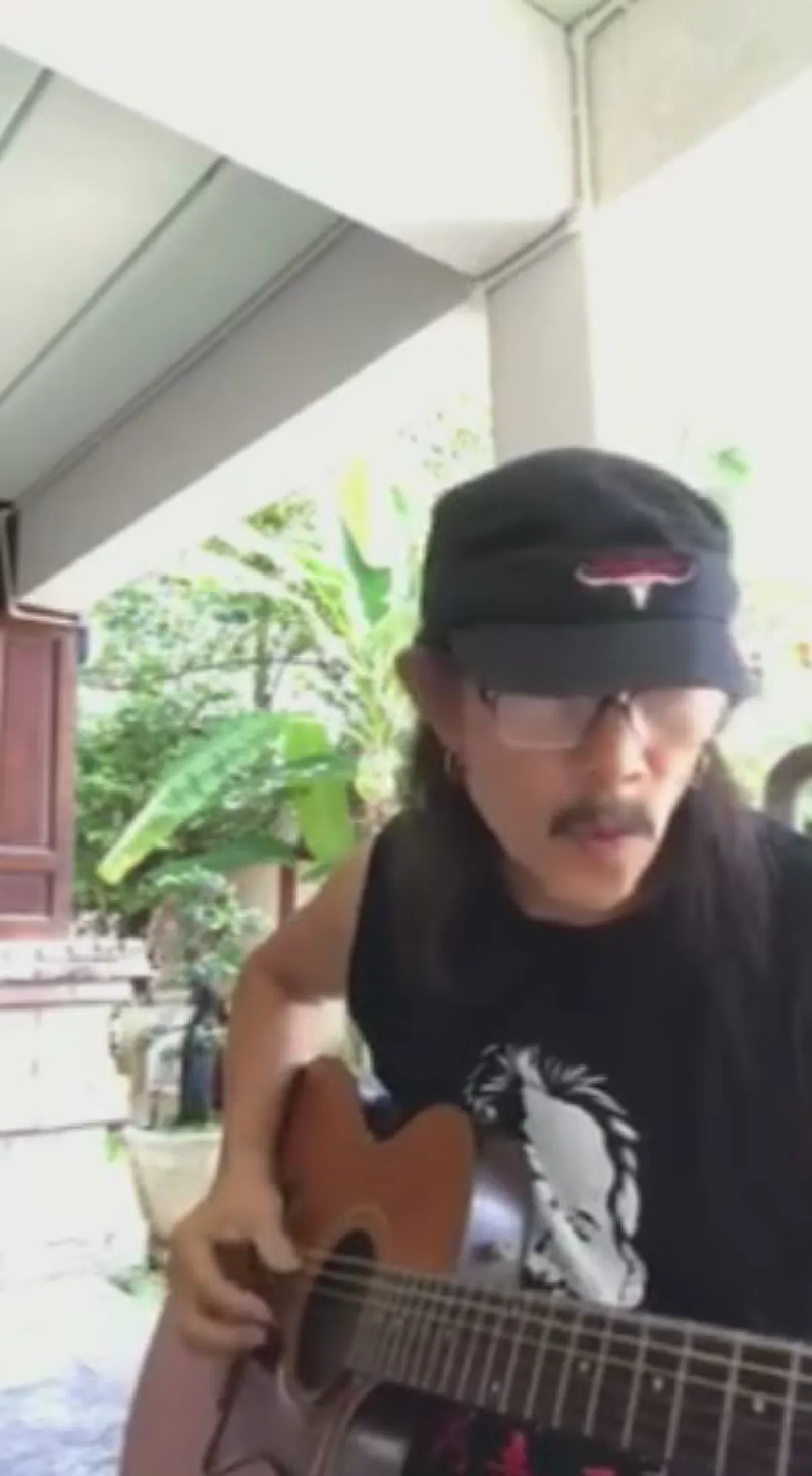 ตำนานของแผ่นดิน!!! "แอ๊ด คาราบาว" แต่งเพลงยกย่อง "ป.อ.ปยุตฺโต" ได้ขึ้นเป็น สมเด็จพระพุทธโฆษาจารย์ (รายละเอียด+คลิป)
