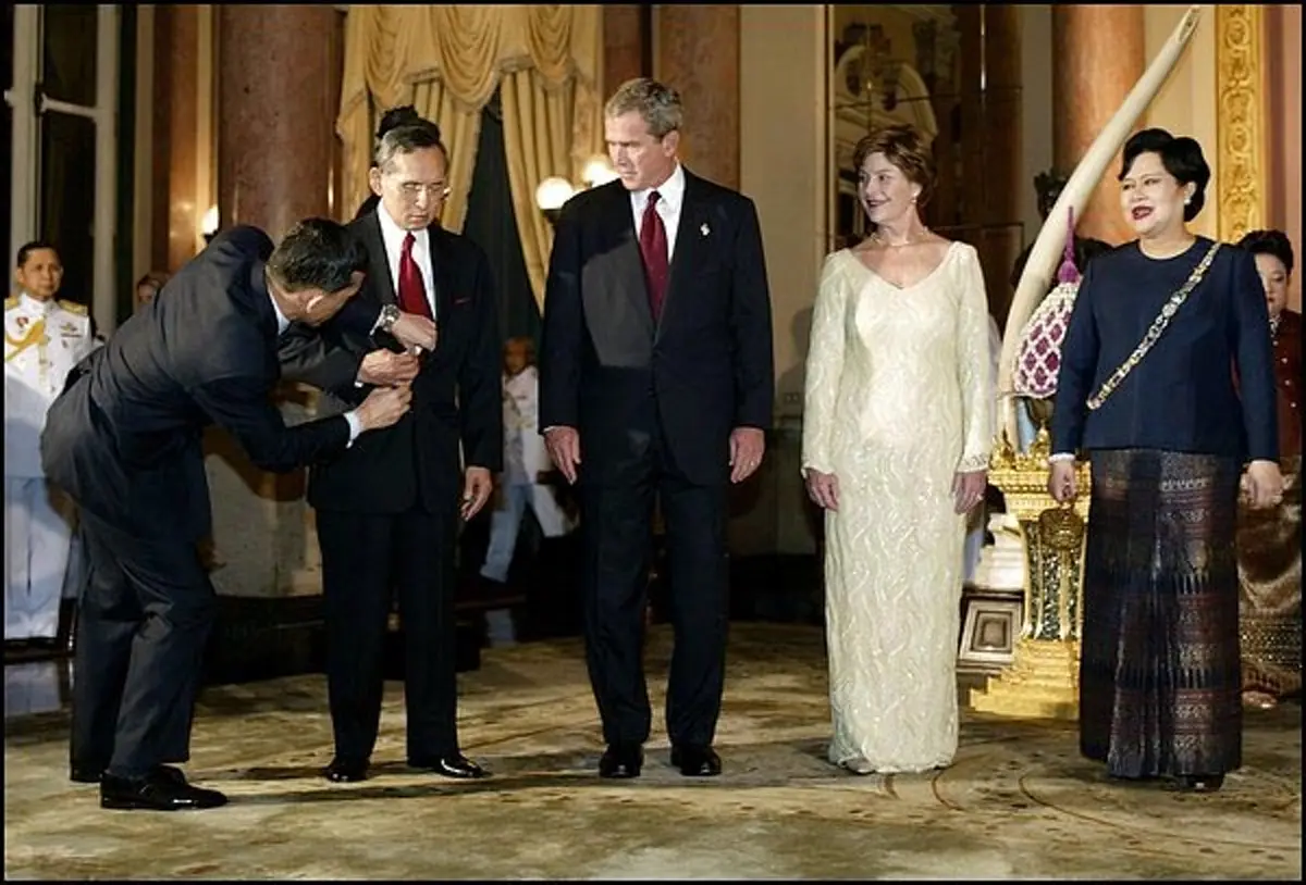 รวม 32 เรื่องราวประทับใจ สมเด็จพระบรมโอรสาธิราชฯ ทรงปฏิบัติพระราชกรณียกิจเพื่อทรงแบ่งเบาพระราชภาระของในหลวง รัชกาลที่ 9 (ภาพชุด+รายละเอียด)