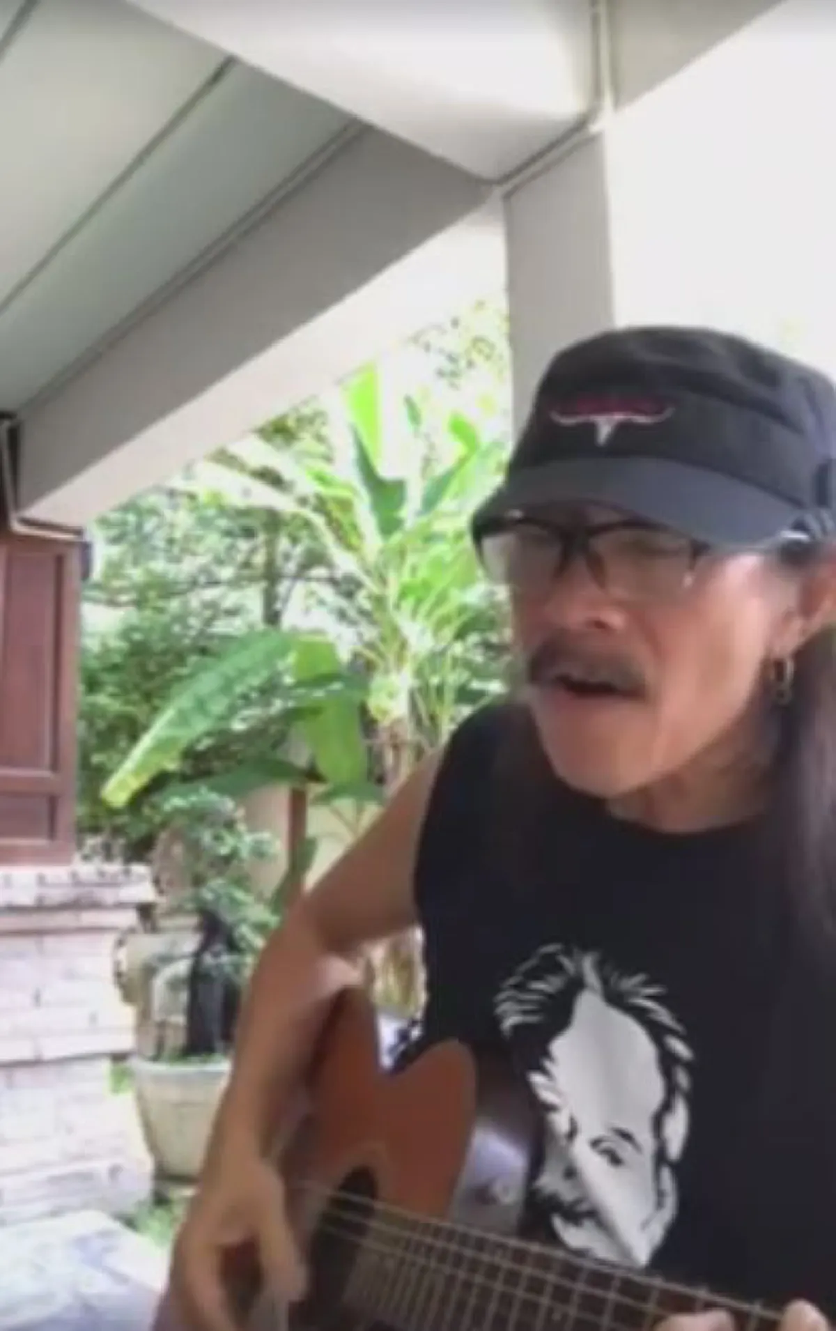 ตำนานของแผ่นดิน!!! "แอ๊ด คาราบาว" แต่งเพลงยกย่อง "ป.อ.ปยุตฺโต" ได้ขึ้นเป็น สมเด็จพระพุทธโฆษาจารย์ (รายละเอียด+คลิป)