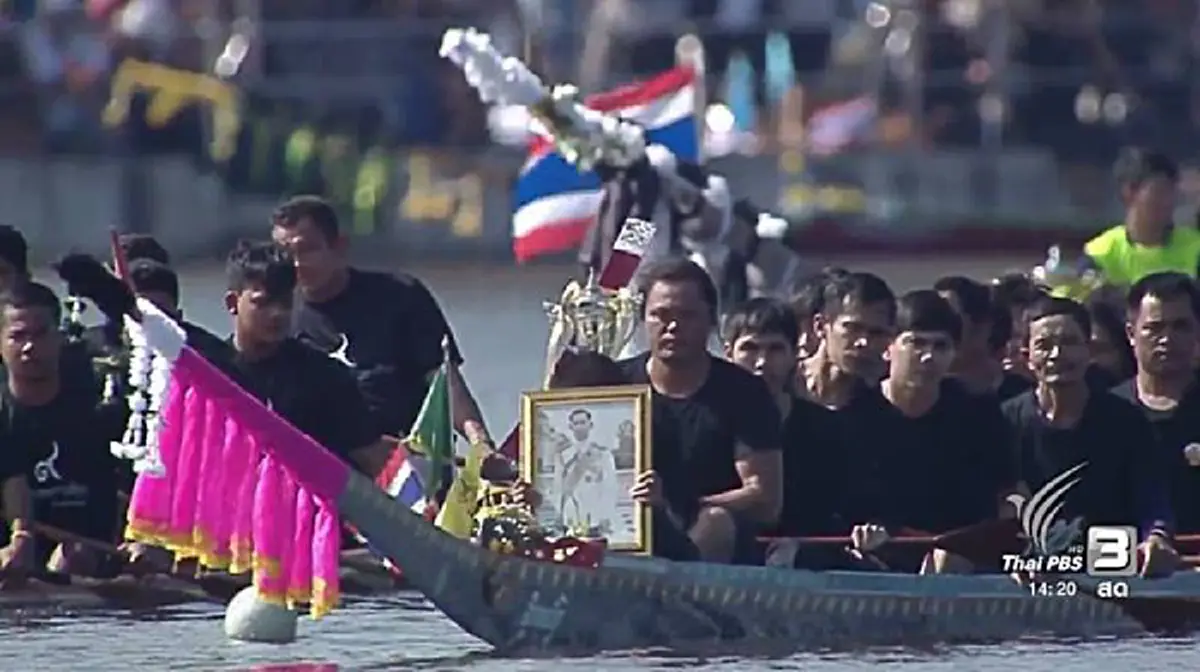ภาพประวัติศาสตร์!!! "เรือยาวร่วมใจถวายพ่อหลวง" ณ อ่างเก็บน้ำเขาเต่าอันเนื่องมาจากพระราชดำริ จาก 402 สนามทั่วเมืองไทย