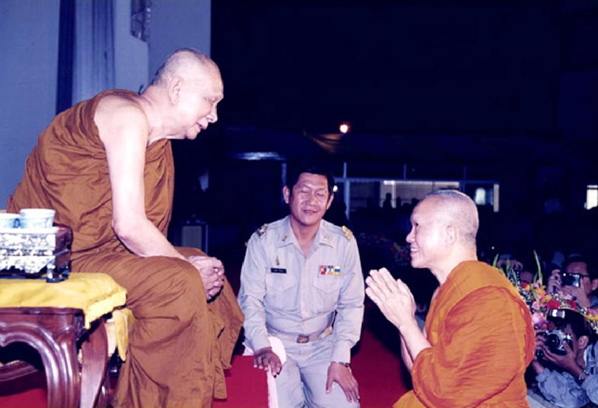 สาธุ ๆๆ !! สมเด็จพระพุทธโฆษาจารย์ (ประยุทธ์ ปยุตฺโต) แสดงธรรม "ขึ้นปีใหม่ 2560"  คือการก้าวในบุญ ในธรรม คิดให้พรใครตัวบุคคลนั้นต้องมีความดีด้วย..