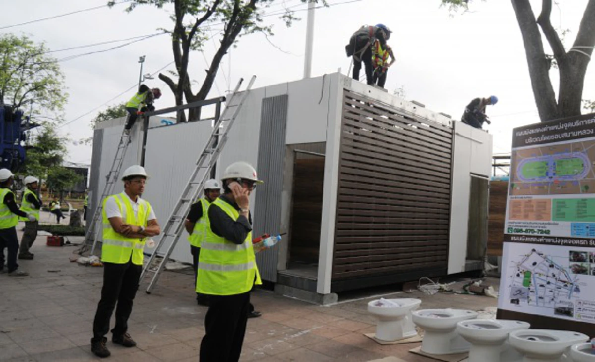 เริ่มแล้ว!!! สร้างห้องน้ำ 4 จุด รอบท้องสนามหลวง เตรียมรองรับการใช้บริการของประชาชน พรุ่งนี้ (29 ต.ค.)