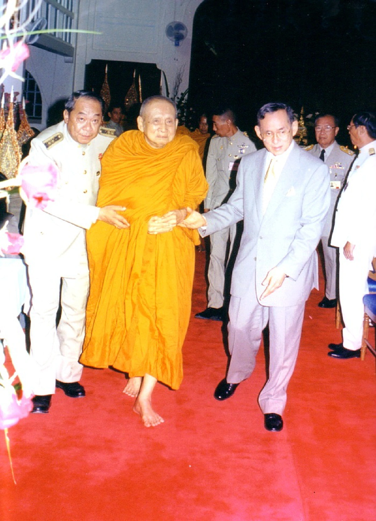 "หลวงปู่" ของสมเด็จพระเทพฯ!!! สายสัมพันธ์ใน "สมเด็จญาณฯ" กับราชวงศ์จักรี ธรรมราชาผู้ทรงเป็นพระอาจารย์ในหลวง ร.9 และสมเด็จพระเทพฯ